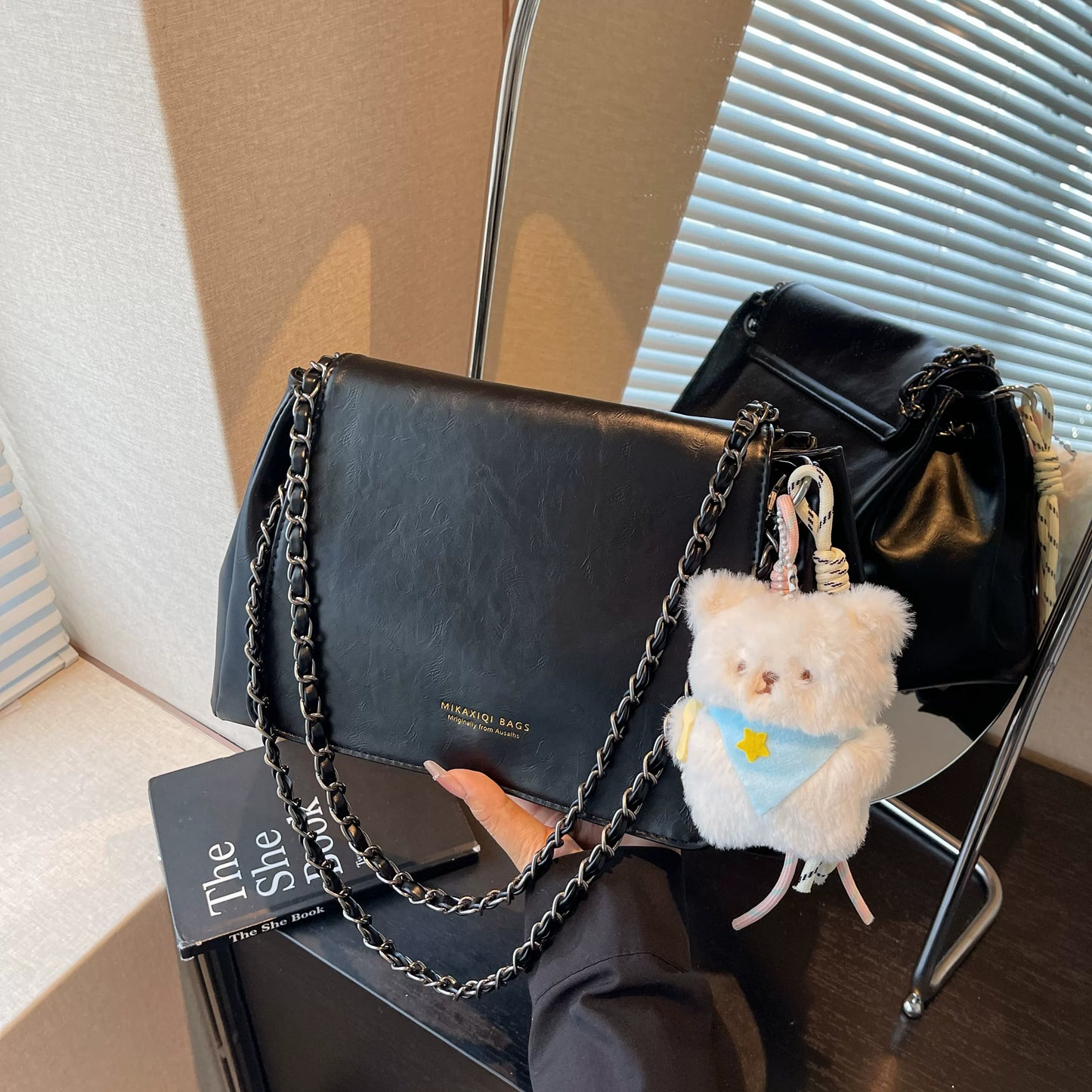 New Chain Shoulder & Crossbody Tote Bag