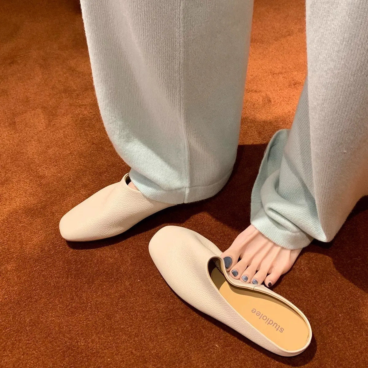 Women's Cozy Mule Slippers - Slip-On Closed-Toe Lazy Shoes for Daily Wear