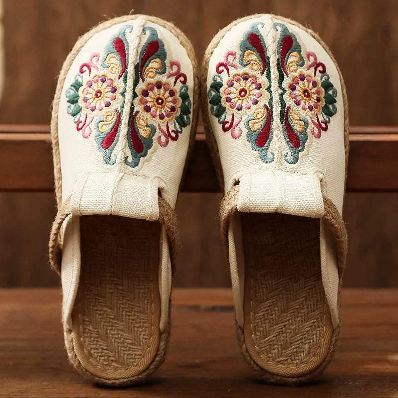Women's Retro Floral Embroidered Casual Daily Wear Shoes