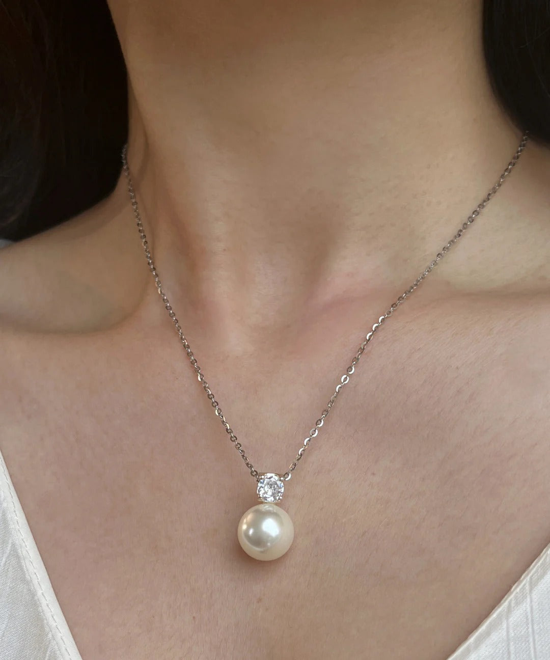 Boutique White Pearl Pendant Silver Necklace