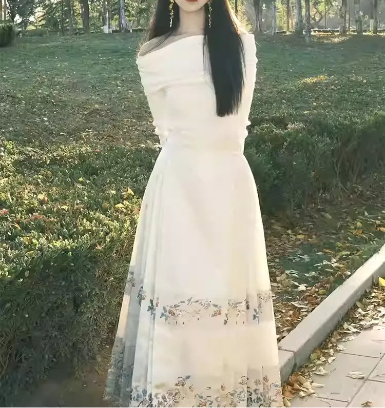 White Horse-Face Skirt Two-Piece Set with Hanfu